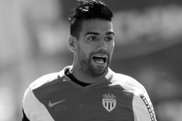 la sorpresa para falcao la organizaron su esposa lorelei taron y sus dos hijas dominique de tres anos y desiree que este mes cumple dos anos